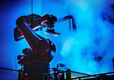 What new technologies shorten the production of shoes from 18 months to 4 months?